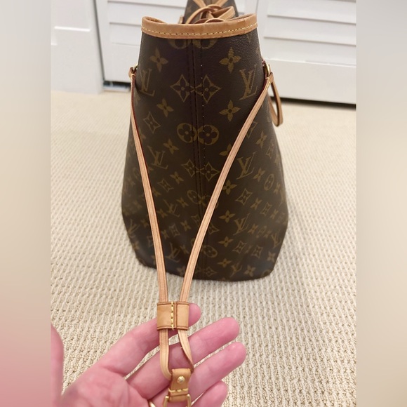 Well-cared-for Louis Vuitton Neverfull GM - Picture 7 of 15
